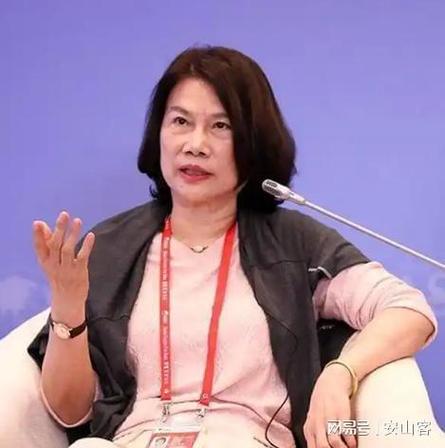 新澳今晚特9点30开什么和董明珠谈格力拒贴牌与董明珠接手格力的时候,格力情况